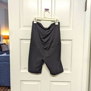 Maternity biker shorts